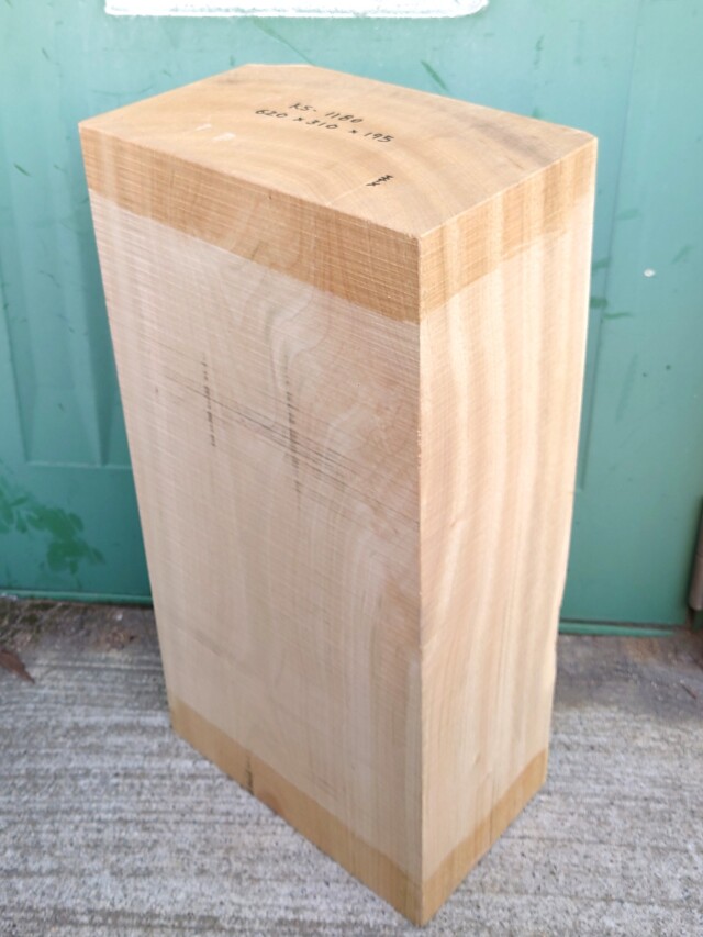 ＫＳ-１１８０　楠くすのきクスノキ　彫刻材　６２０×３１０×１９５