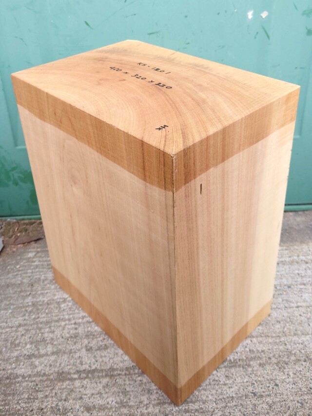 ＫＳ-１２０１　楠くすのきクスノキ　彫刻材　４００×３２０×２２０