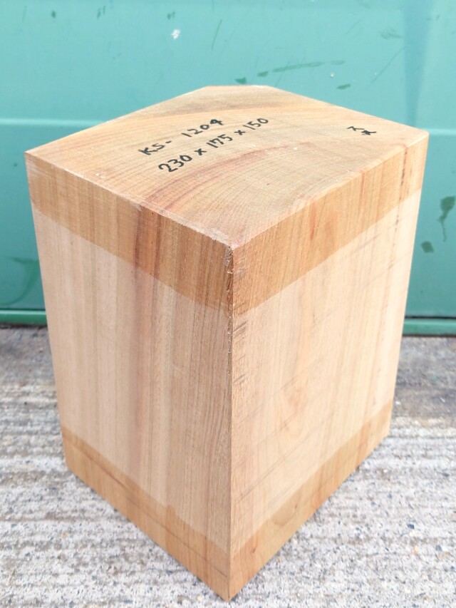 ＫＳ-１２０４　楠くすのきクスノキ　彫刻材　２３０×１７５×１５０