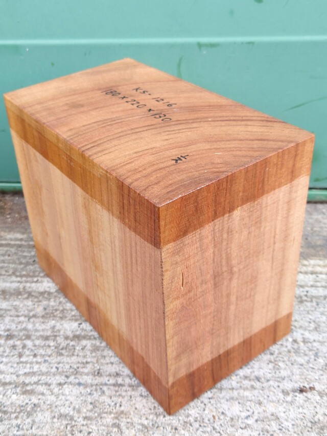 ＫＳ-１２１６　楠くすのきクスノキ　彫刻材　１８０×２２０×１３０