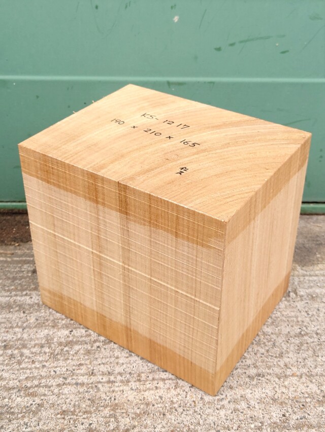 ＫＳ-１２１７　楠くすのきクスノキ　彫刻材　１９０×２１０×１６５