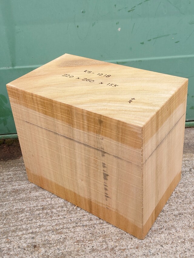 ＫＳ-１２１８　楠くすのきクスノキ　彫刻材　２２０×２６０×１５５