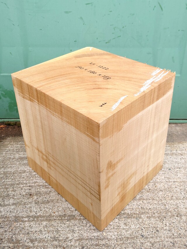 ＫＳ-１２２２　楠くすのきクスノキ　彫刻材　２９０×２８０×２５０