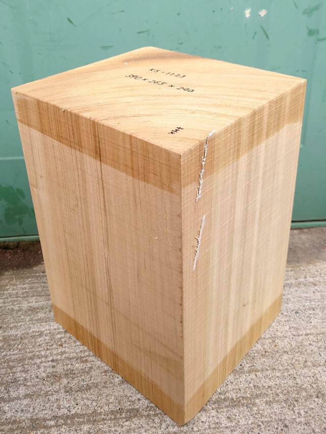 ＫＳ-１２２３　楠くすのきクスノキ　彫刻材　３９０×２６５×２４０