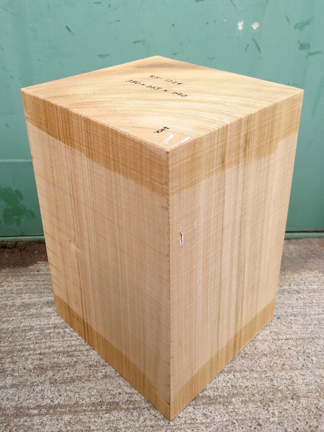 ＫＳ-１２２４　楠くすのきクスノキ　彫刻材　３９０×２６５×２４０