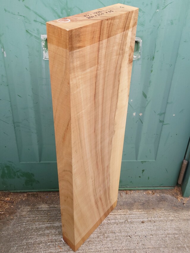 ＫＳ-１２７６　楠くすのきクスノキ　柾目　彫刻材　８５０×２５０×６５