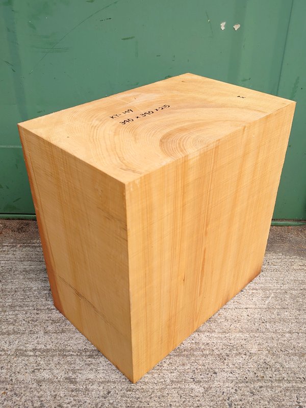 ＫY-１４９　榧カヤかや　国産　彫刻用材　３４０×３４０×２１５