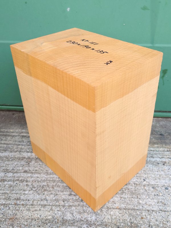 ＫY-１５１　榧カヤかや　国産　彫刻用材　２３０×１９０×１３５　乾燥材