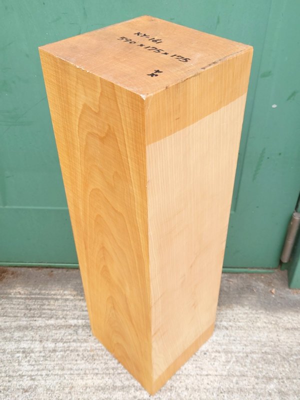 ＫY-１６１　榧カヤかや　国産　彫刻用材　５９０×１７５×１７５【天然乾燥材】