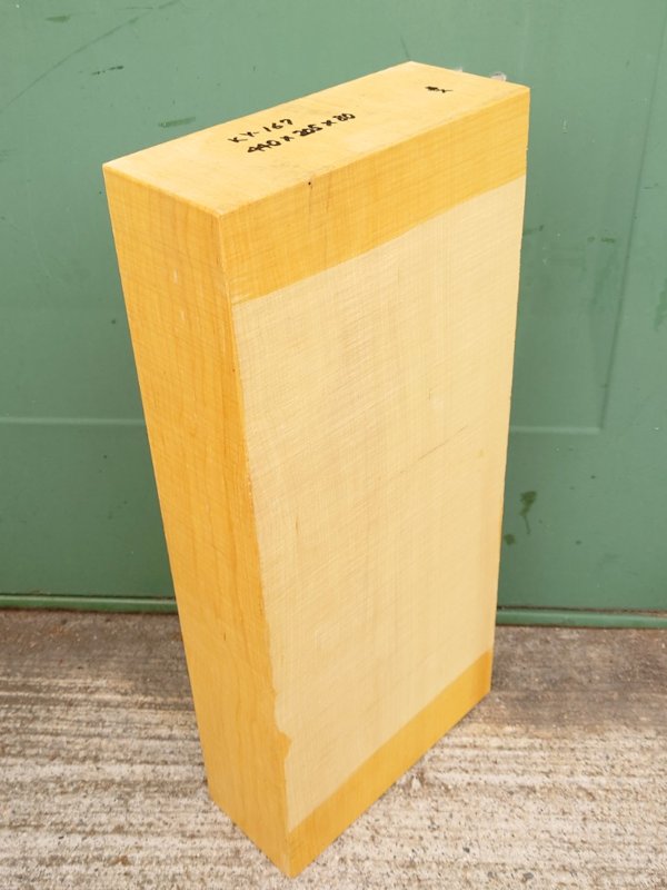 ＫY-１６７　榧カヤかや　国産　彫刻用材　４４０×２０５×８０【天然乾燥材】