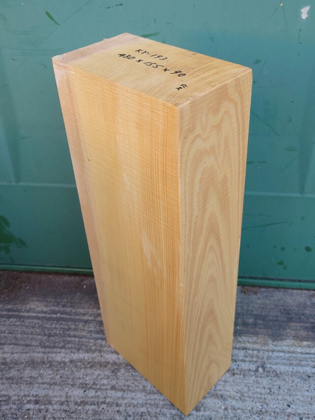 ＫY-１９３　榧カヤかや　国産　彫刻用材　４３０×１５５×９０【天然乾燥材】