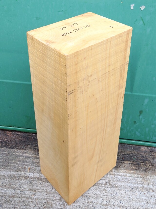 ＫY-２１７　榧カヤかや　国産　彫刻用材　４１０×１７０×１２０