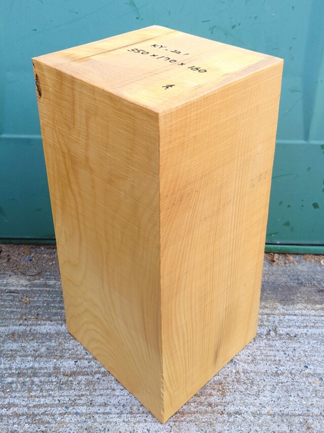 ＫY-２２１　榧カヤかや　国産　彫刻用材　３５０×１７０×１６０