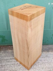古物木彫刻座観音　楠木彫刻観音　H約48.5cm×ｗ約28cm×D18cm 古物木彫刻座観音 楠木彫刻観音 H約48.5cm×w約28cm×D18cm