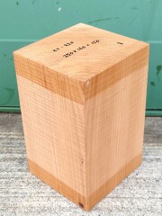 ＫT-２２０　桂カツラかつら　国産　彫刻用材　２５０×１６０×１５０【天然乾燥材】