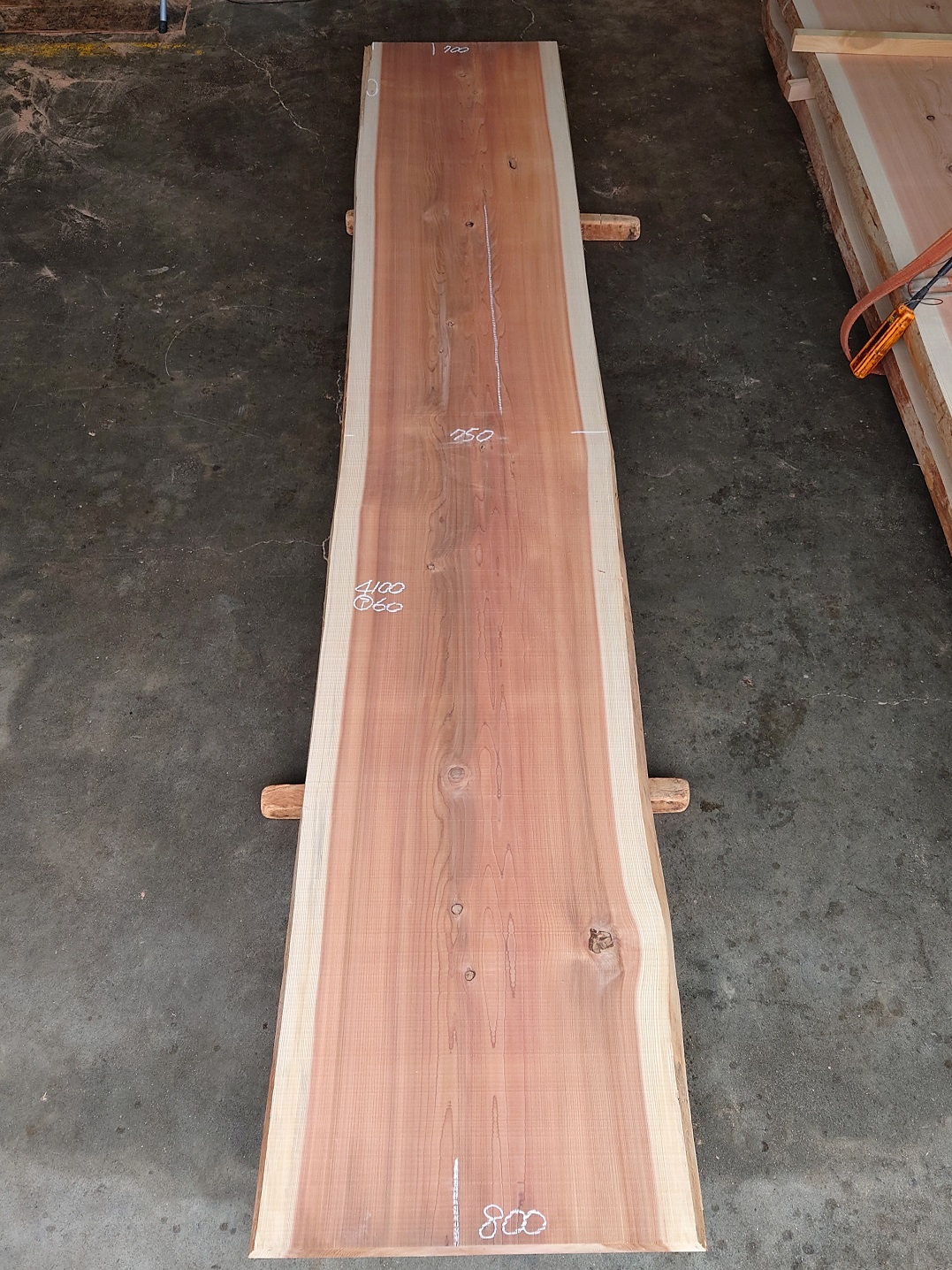 S-２５６　杉スギすぎ　国産　天然耳付き板　４１００×８００【天然乾燥材】