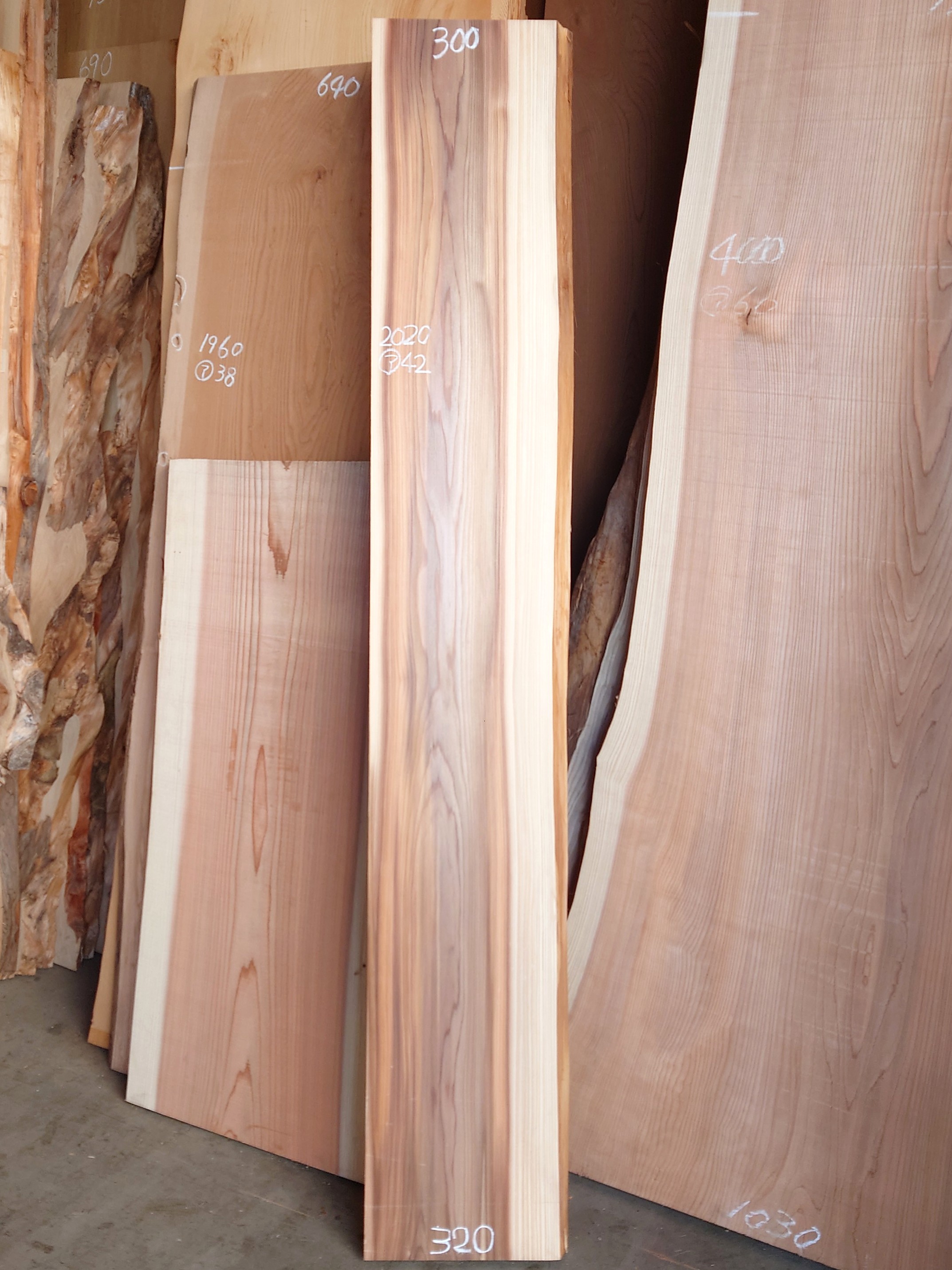 S-２５９　杉スギすぎ　国産　天然片耳付き板　２０２０×３００【プレーナー加工済】【天然乾燥材】