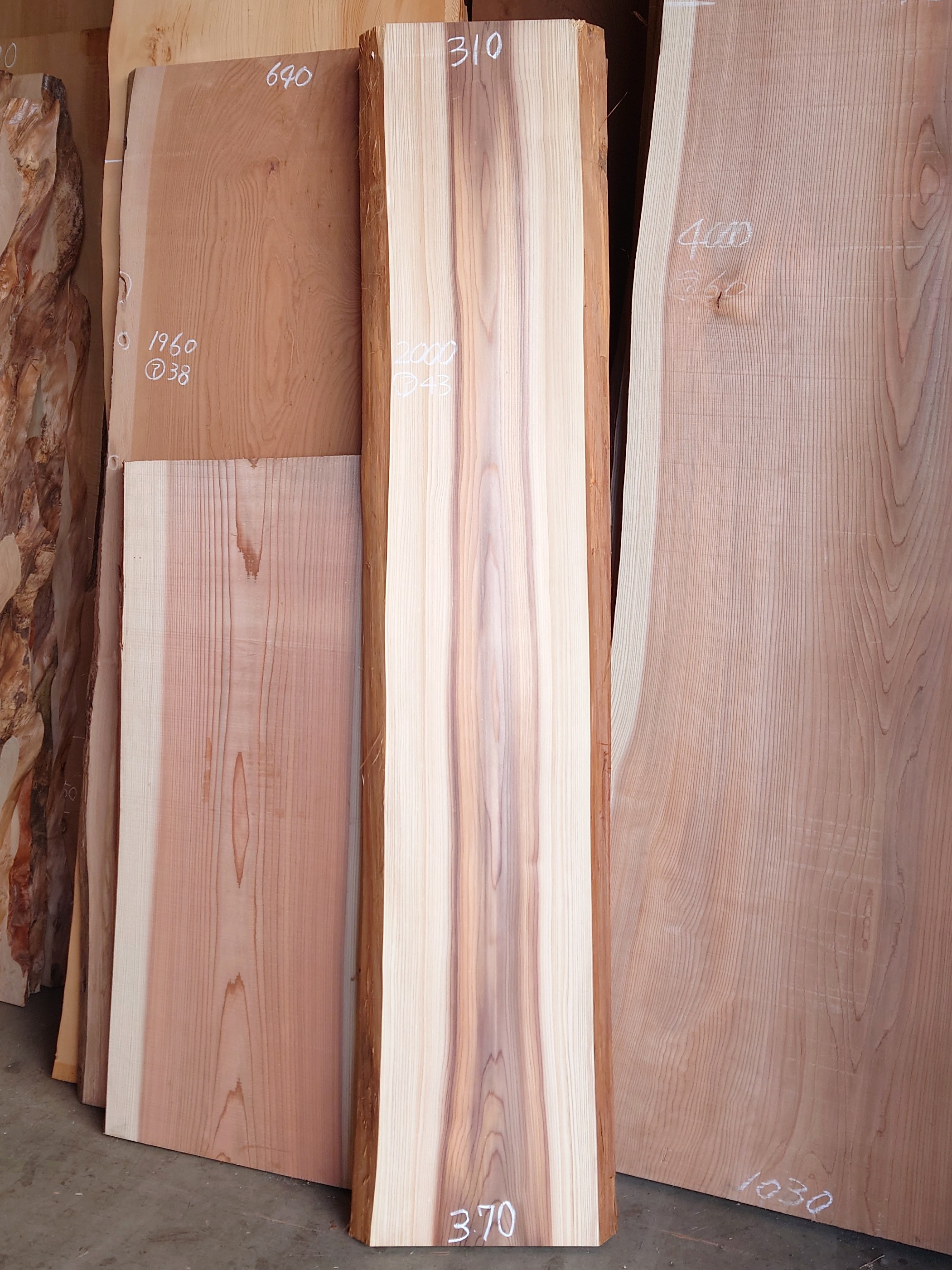 S-２６１　杉スギすぎ　国産　天然耳付き板　２０００×４００【プレーナー加工済】【天然乾燥材】