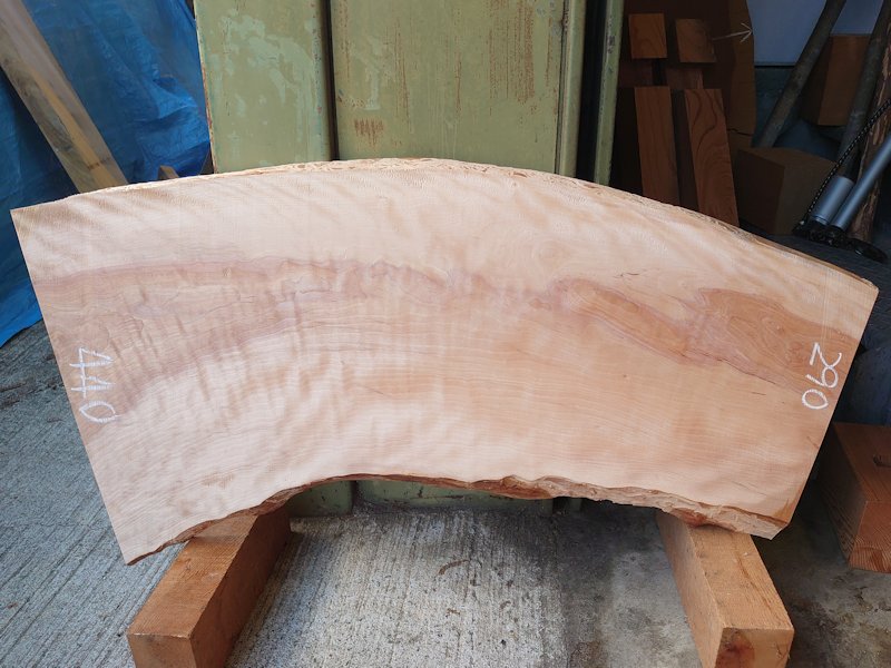 SA-２０５　樺桜（カバサクラ）　国産　天然耳付き板　１０００×４５０　天然乾燥材　表面加工済