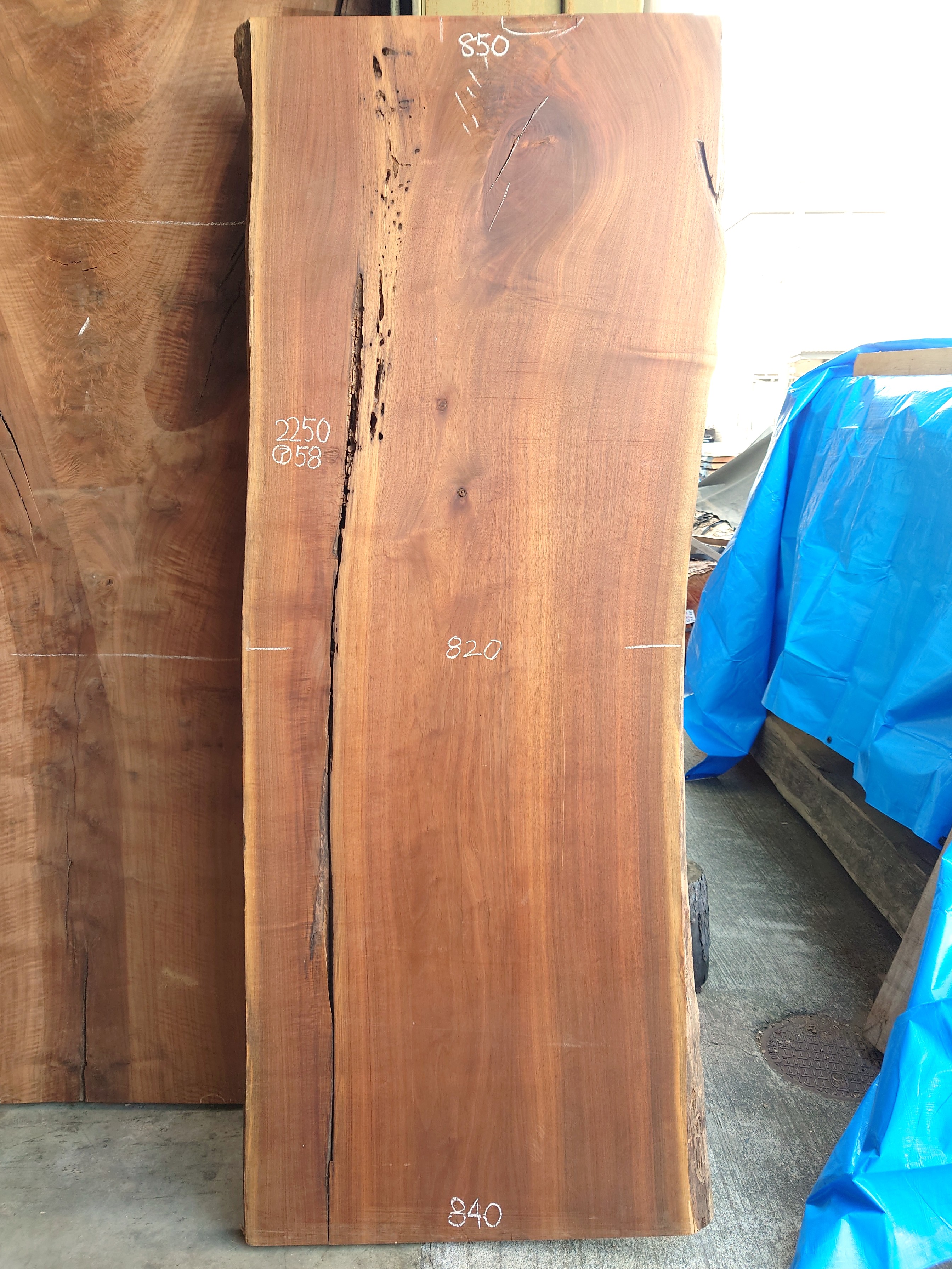 ＷＯ-１７３　ブラックウォールナット　レジンテーブル用一枚板　２２５０×９００　【電気カンナ加工済】【天然乾燥材】