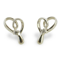 【在庫限り!】愛のしずく　ハートシルバーピアス　【MIE3122CZ】 Mirai Tenshi