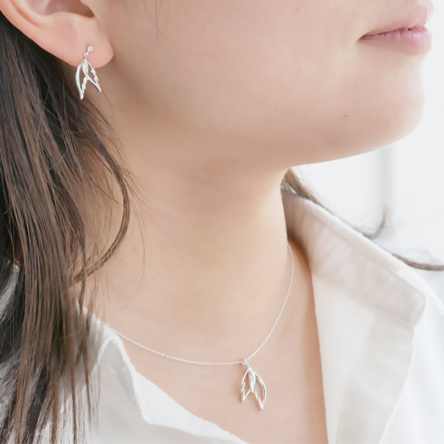 天使の羽ばたき 誕生石シルバーネックレス【MIP1114D】 未来天使