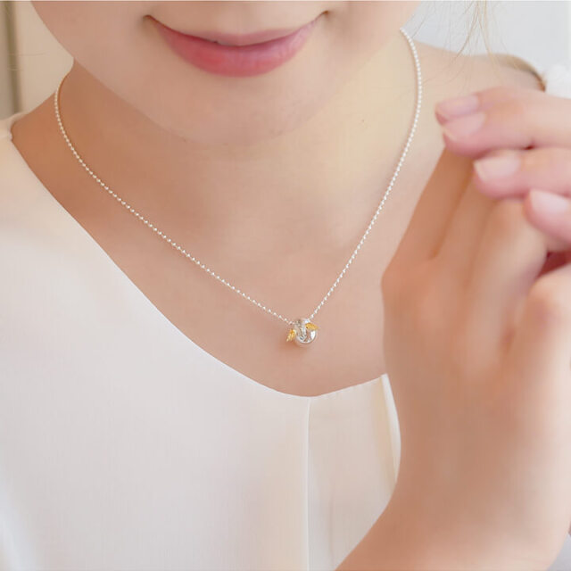 ロシア　希少　750 18k金と銀のギョーシェエナメル ダイヤ　卵型ペンダント ロシア希少750 18k金と銀のギョーシェエナメル ダイヤ卵型ペンダント