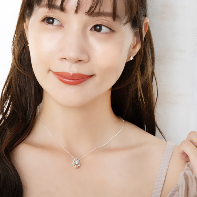 ハートモチーフダンシングストーンシルバーネックレス｜天使の卵