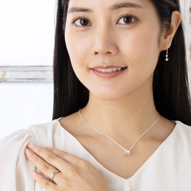 誕生石リングモチーフペアネックレス｜天使の卵 輝く天使の羽
