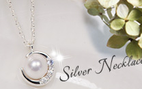 パール三日月ネックレス