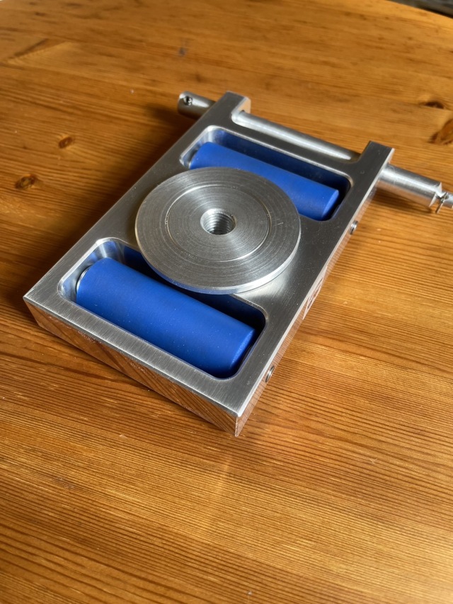 TBM製 超低床式 ジュラルミンローラー 耐荷重0.8t(トン) TB-0.8 高さ