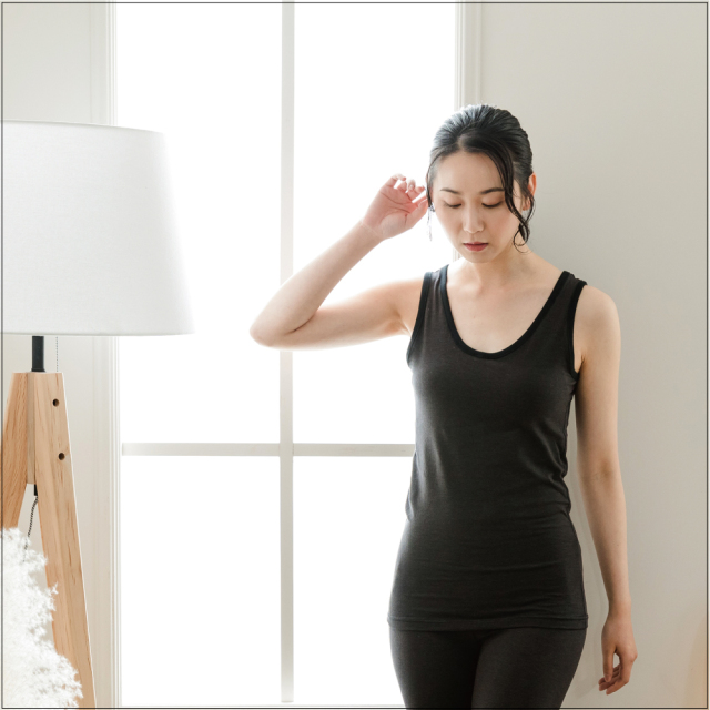 （洗濯前特価）Lieve Van Gorp　タンクトップ（試着のみ） 洗濯前特価）Lieve Van Gorp タンクトップ（試着のみ） 洗える】ニット