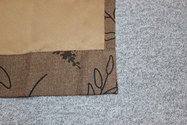 3級遮光・形状記憶カーテン】モダンな植物柄を贅沢にあしらったナチュラルテイストのカーテン モダンフラワー　ブラウン　裏地