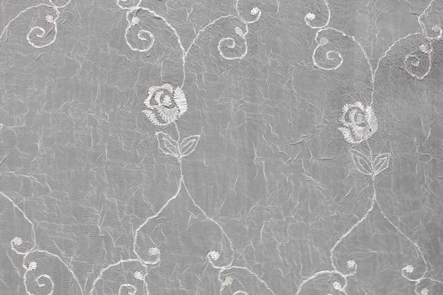 【レース生地 カット販売】プリムローズ全面にバラの刺繍が施された贅沢なトルコ製レース生地端