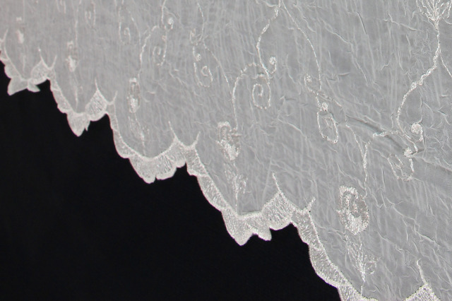 【レース生地 カット販売】プリムローズ全面にバラの刺繍が施された贅沢なトルコ製レース生地端