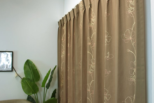 【オーダーカーテン】DSK010G　斜め横から2