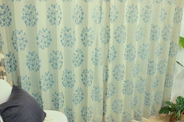 【オーダーカーテン】ルスカ(全3色) 防炎 和室におすすめ ブルー 中間アップ 左横から