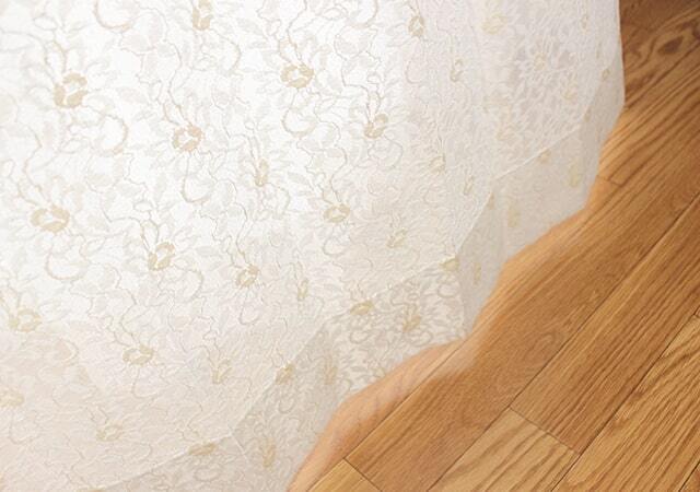 【オーダーレース】花模様の刺繍が豪華なレースカーテン トップ画像
