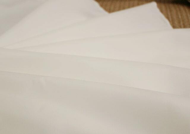 【オーダーレース】LO1083 遮像効果の強い防汚レースカーテン トップ画像