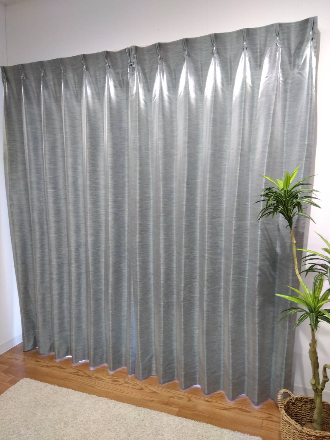 【完成品(アウトレット)】フジエテキスタイルPROFILE　ツキマチPF2850 LB　遮光ドレープカーテン幅200cm×丈200cm(カン下)