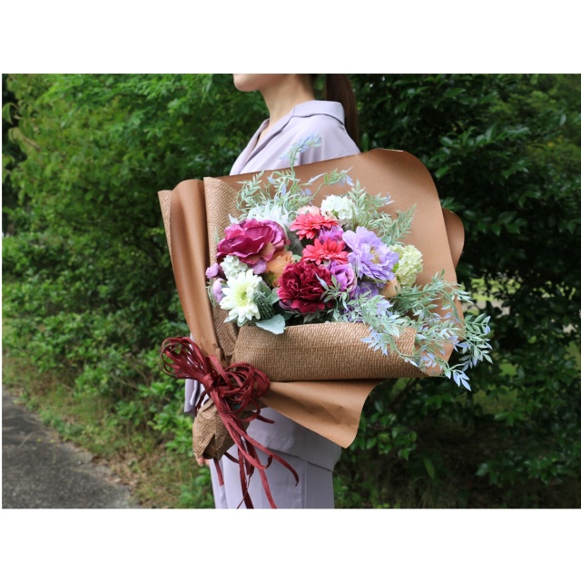 リンネル　ピンクブラウン　花束