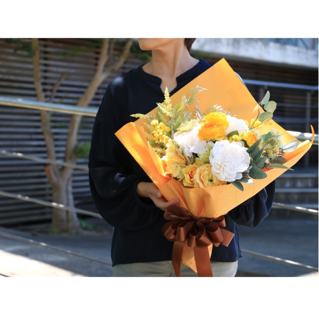 リンネル　マンダリンオレンジ　花束