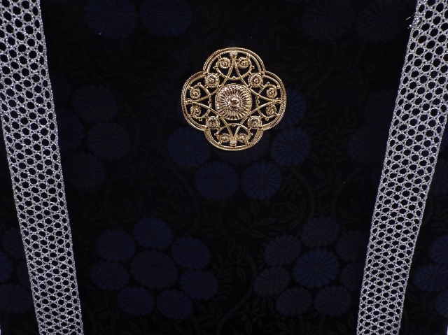 金襴　銀兜　几帳付き