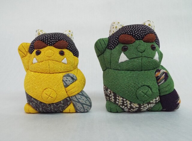 木目込み人形　招福鬼黄色緑1