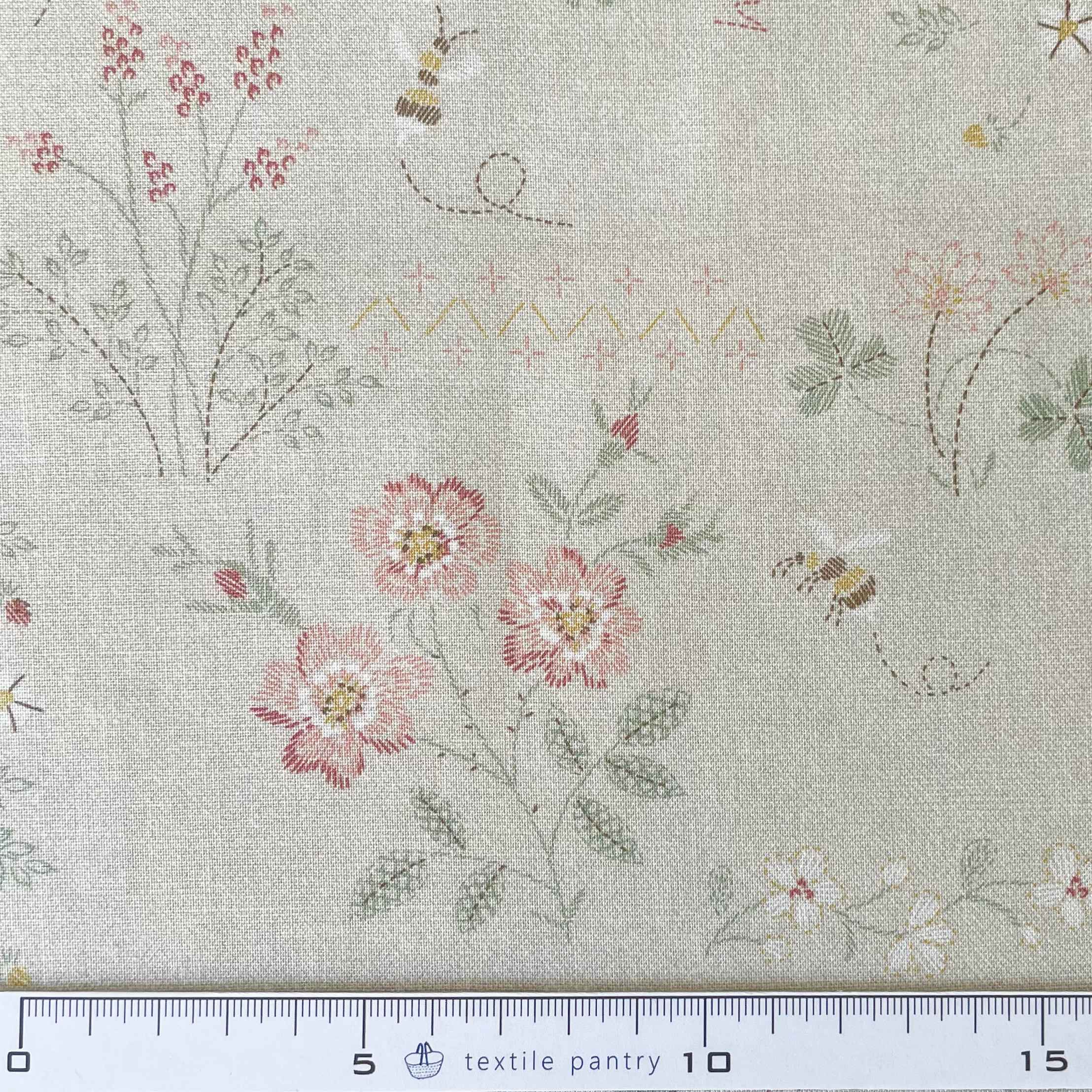 16-0256B Tasty collection *Flower&Bee* ライトベージュ