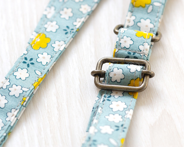 NAME CARD HOLDER STRAP