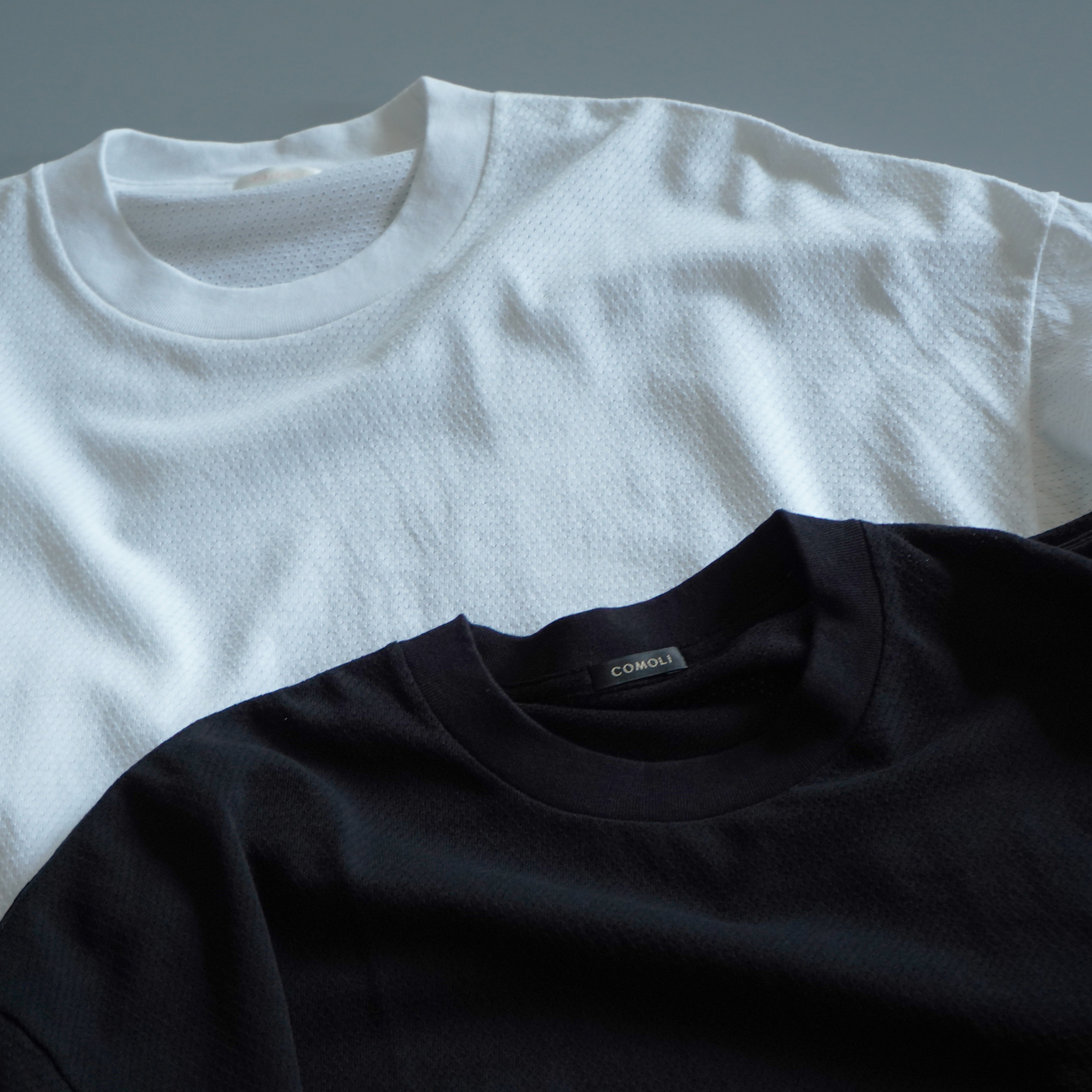 COMOLI コットンメッシュ 半袖Tシャツ