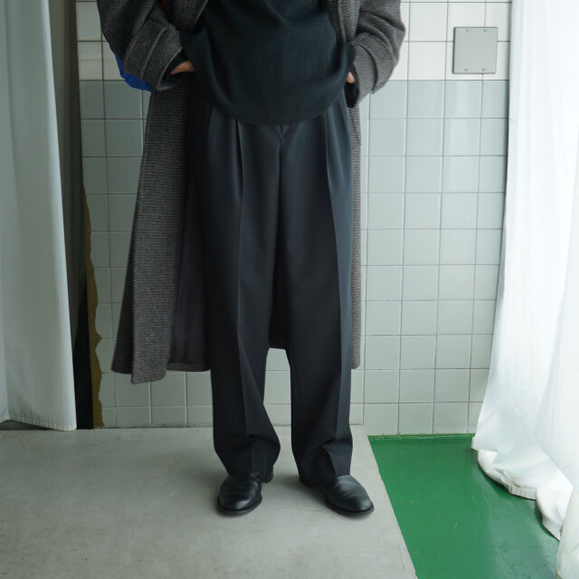 【新品未使用】AURALEE TWO-TUCK SLACKS サイズ5 LIGHT WOOL MAX GABARDINE TWO-TUCK SLACKS - AURALEE Official