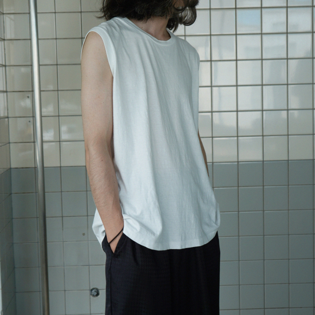 COMOLI コットンジャージ　ノースリーブ　Size4 COMOLI コットン ジャージ ノースリーブ , Black – Navyblue