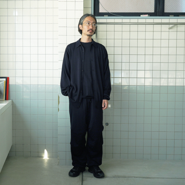 COMOLI ウールニット ニータックパンツ NAVY